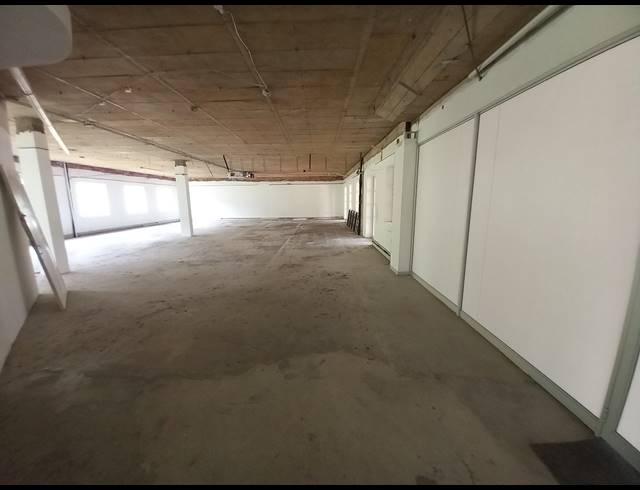 712M² OFFICE TO LET IN BRYANSTON